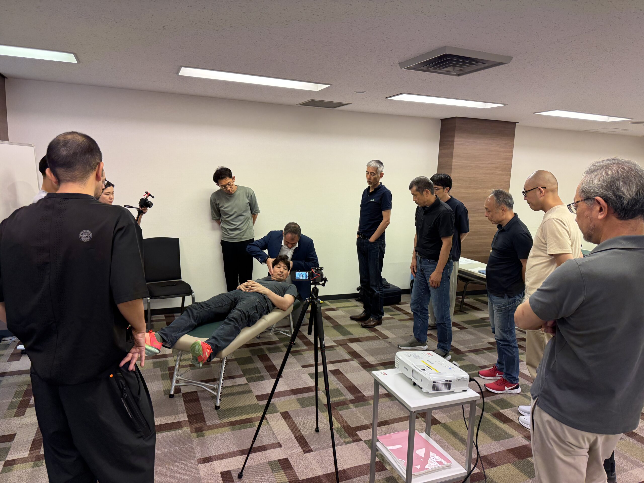 疼痛の機能神経学セミナーでの臨床実技